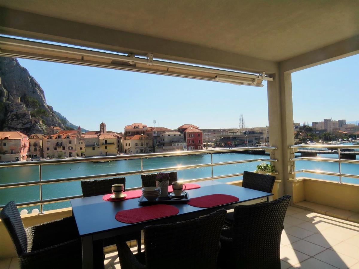 Mitra Zonata Pink Lägenhet Omiš Exteriör bild